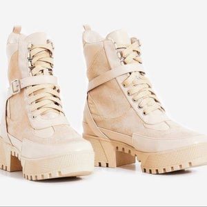 ‼️SOLD‼️ Ego boujee chunky sole lace up ankle boot